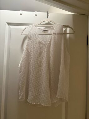 Calvin Klein White Textured Blouse – Size S